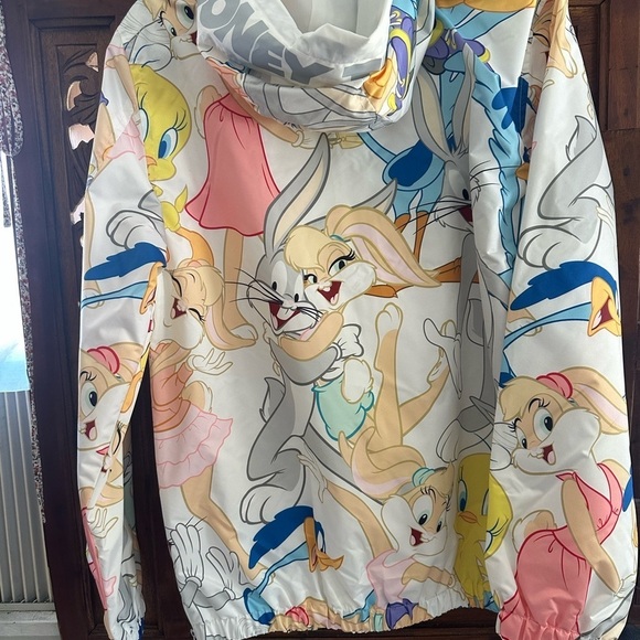 #25❤️ Brand new with tags Members only Looney tunes windbreaker - Picture 2 of 12